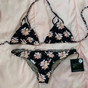 Aloha Acacia Set